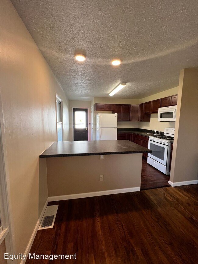 Building Photo - 3 br, 1 bath House - 2572 Chestnut