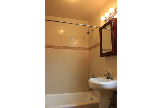 Building Photo - 564 Saint Marks Ave