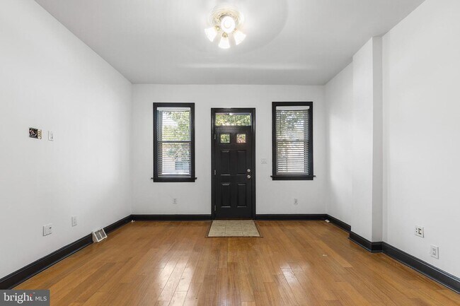 Building Photo - 943 E Passyunk Ave