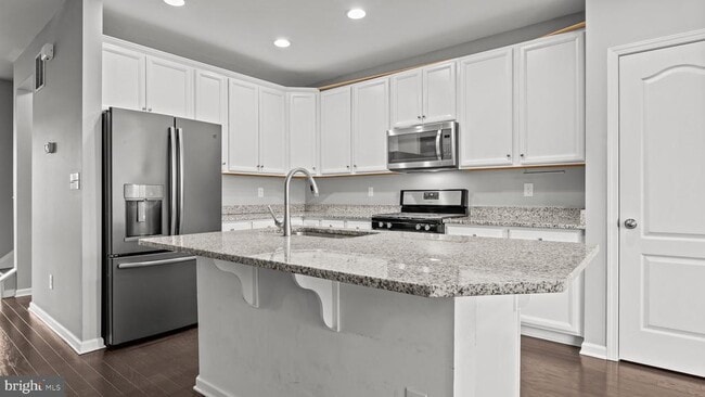 Building Photo - 2231 Evin Dr