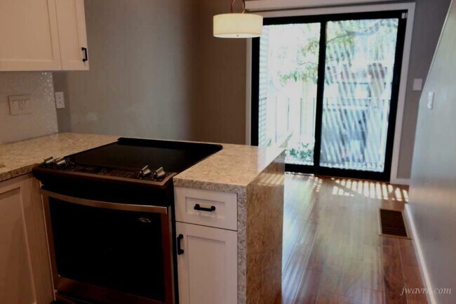 Photo - 67 Wilmot St Townhome