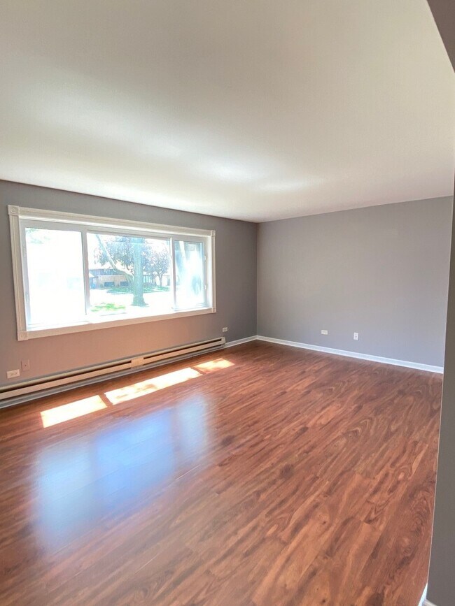 Building Photo - 6842 W Lode Dr