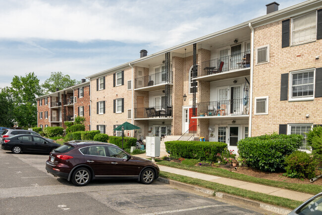 Building Photo - The Moorings of Occoquan