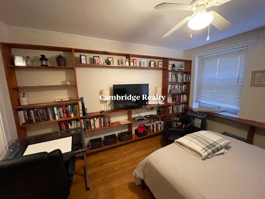 Primary Photo - 52 Garden St