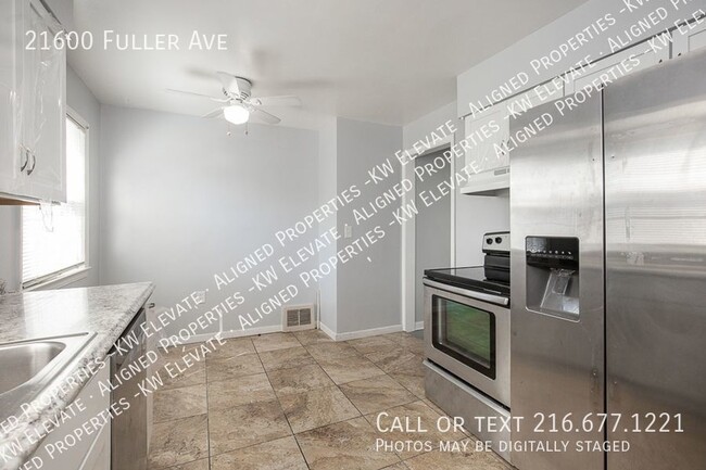 Foto del edificio - Freshly renovated 4-bedroom awaits !