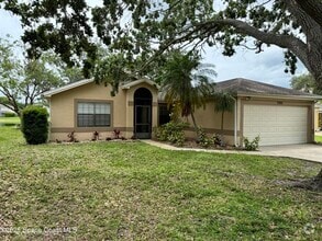 Building Photo - 6946 Hammock Lakes Dr