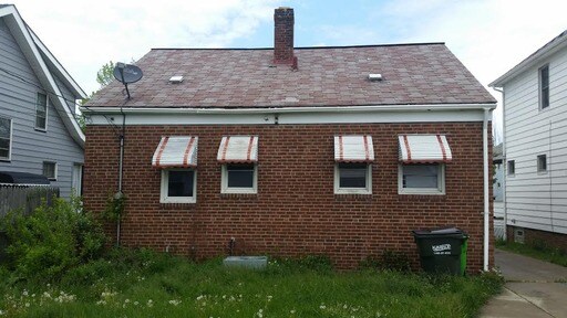 Foto del edificio - 21800 Fuller Ave