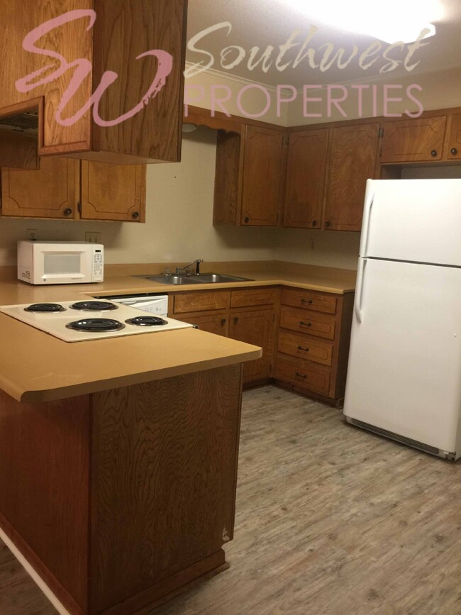 Building Photo - 3 bedroom 2 bath in an excellent neighborhood