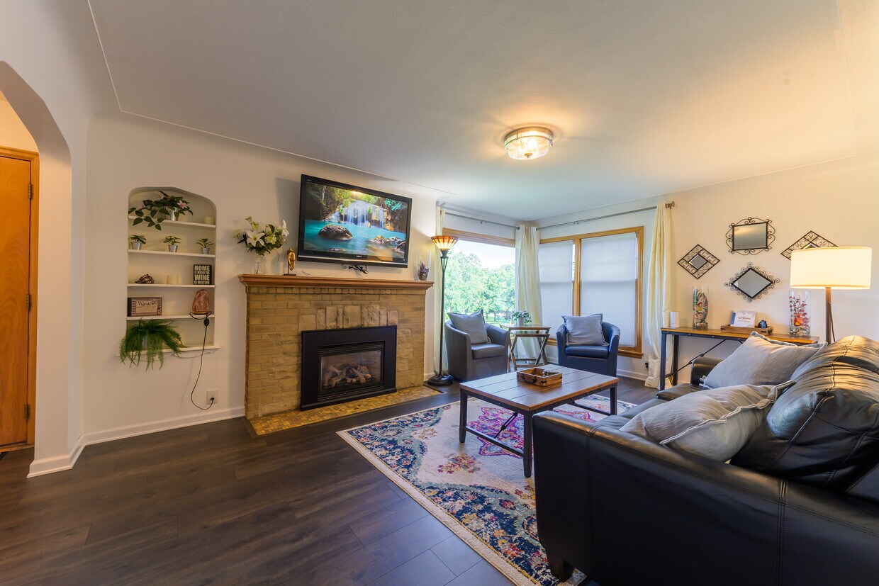 Foto principal - 5040 Cedar Ave S