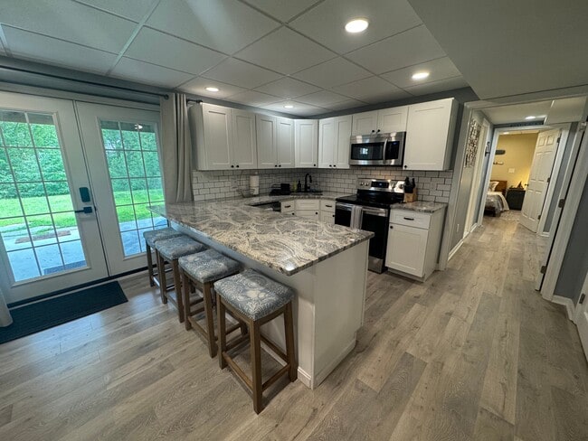 Building Photo - 2094 Fieldcrest Dr
