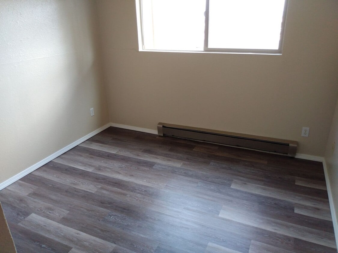 Building Photo - 1 bedroom 1 bathroom ground floor apartment - Granvue Apartments,