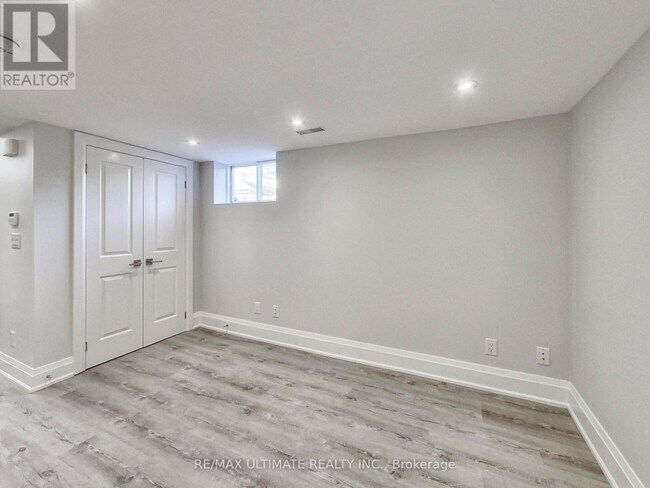 Photo du bâtiment - 614 Northcliffe Blvd