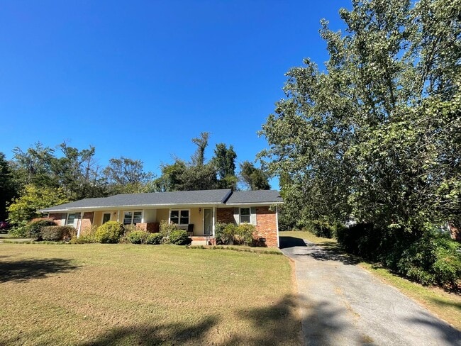 Duplex (Unit A - Right Side) - 963 Brynwood Dr