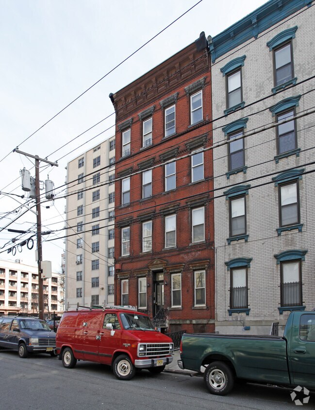 Building Photo - 213 Jefferson St