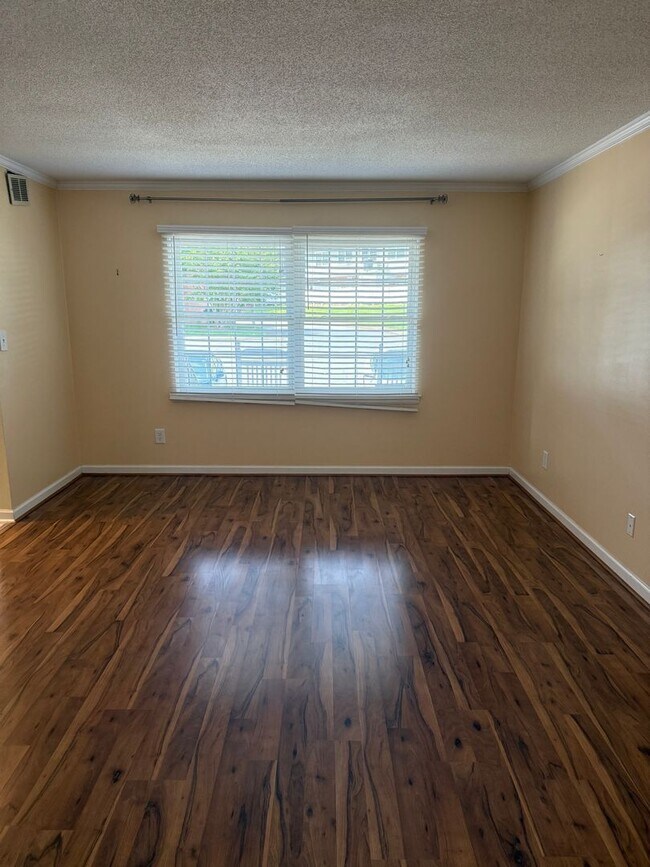 Foto del edificio - Adorable 2 Bedroom Townhome with Pool Access!