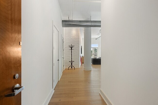 Building Photo - 206 11th St NE