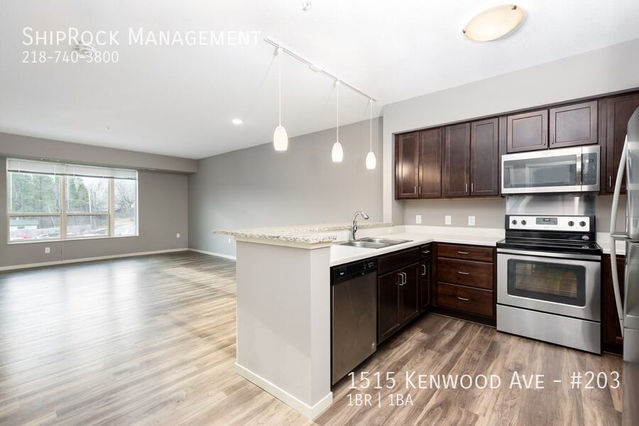 Foto del edificio - 1515 Kenwood Ave