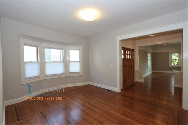 Building Photo - Charming South Berkeley Home for Lease