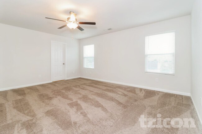 Foto del edificio - 2888 McKenzie Dr