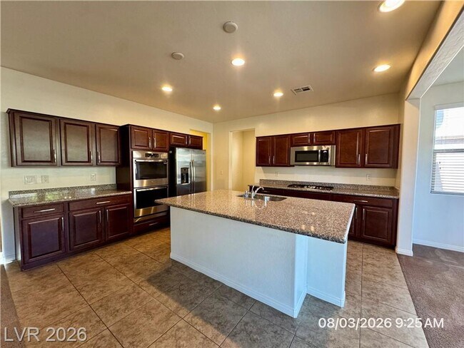 Foto del edificio - Beautiful 4BR Home with Huge Loft, Gourmet Kitchen & Covered Patio