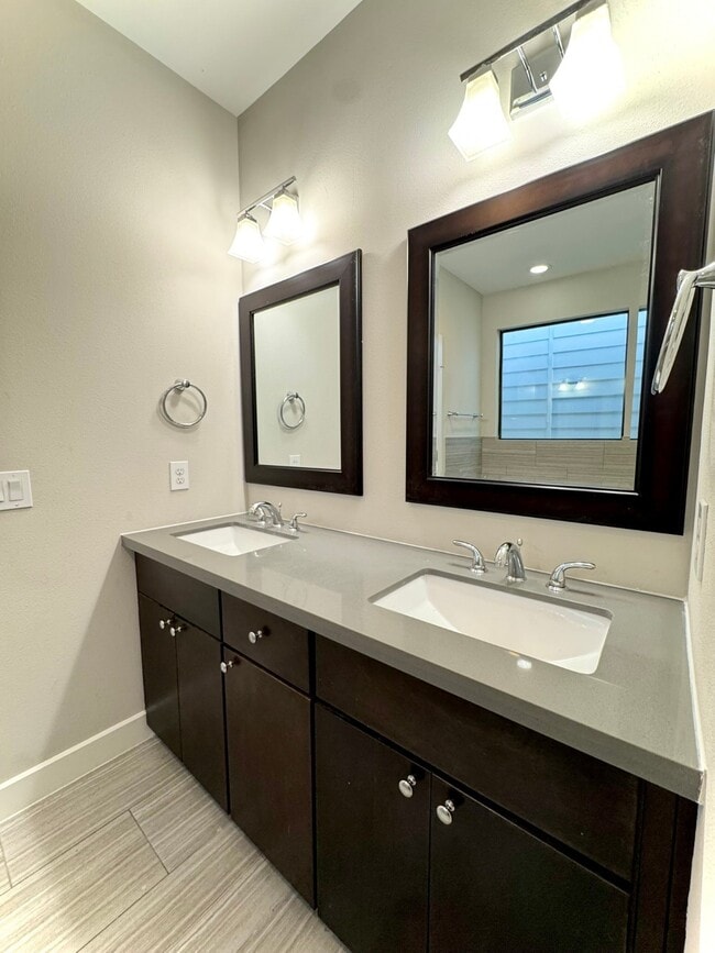 Building Photo - 1613 Milby St