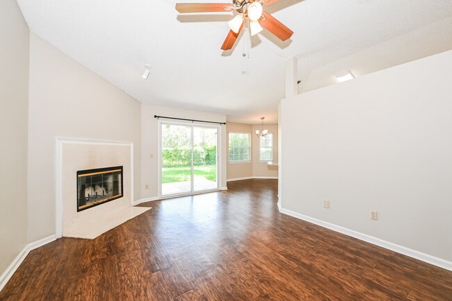 Building Photo - 449 Baybrook Dr