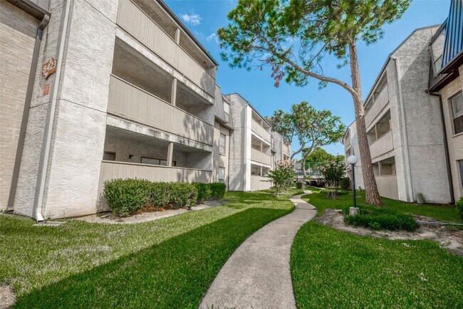 Foto del edificio - 8521 Hearth Dr