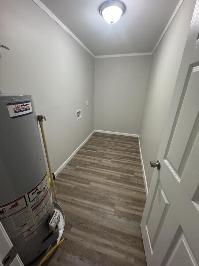 Foto del edificio - Updated 3 bed/2 bath with Carport