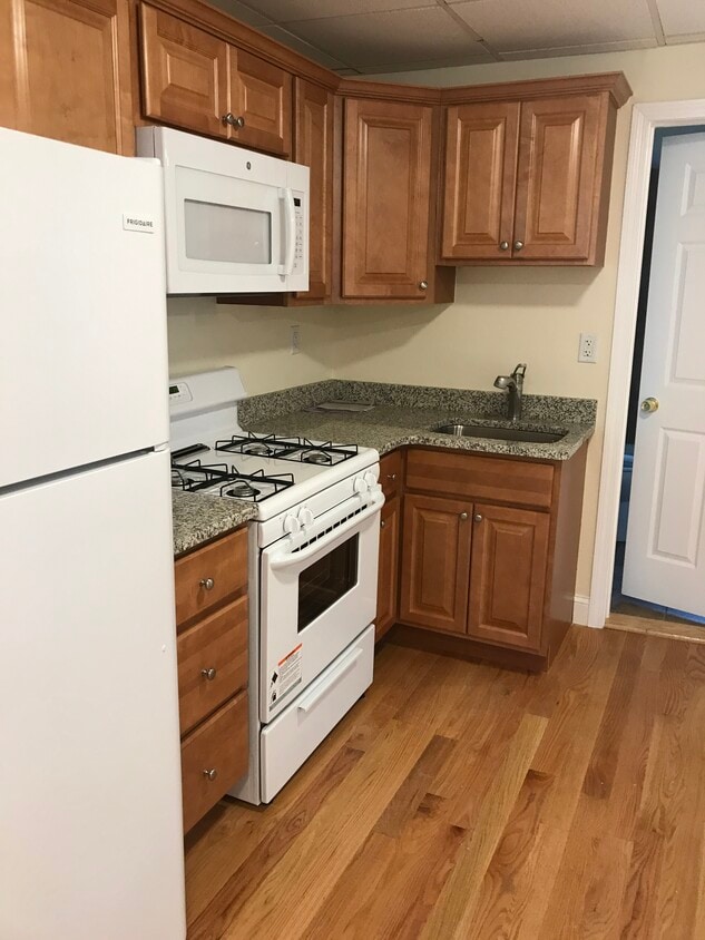 805-807 Merrimack Street - 805-807 Merrimack Street