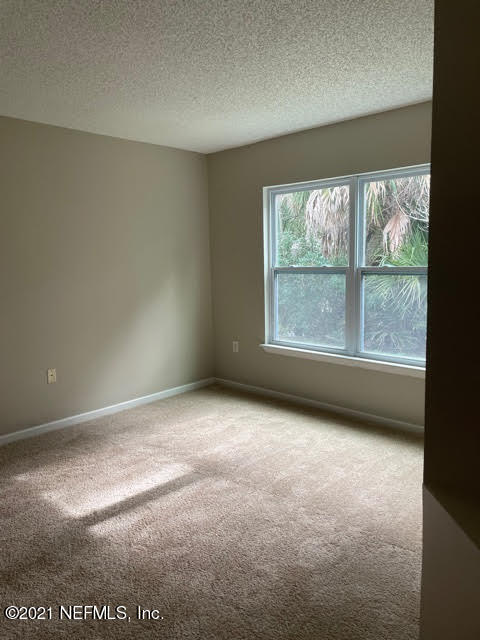 Foto del edificio - 7962 Cherry Blossom Dr S