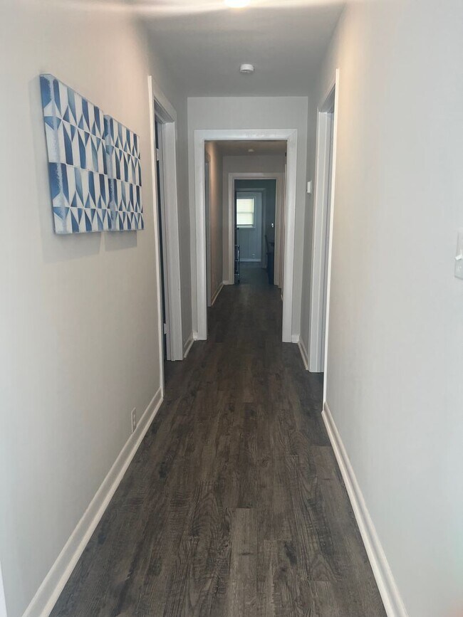 Foto del edificio - 4 bedroom 2 Bath - Available Now