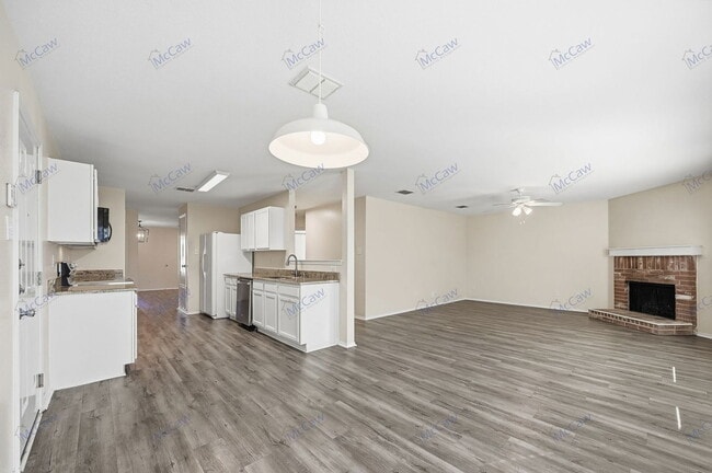 Building Photo - 2543 Barksdale Dr