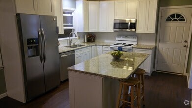 Building Photo - 501 Cranwell Cir