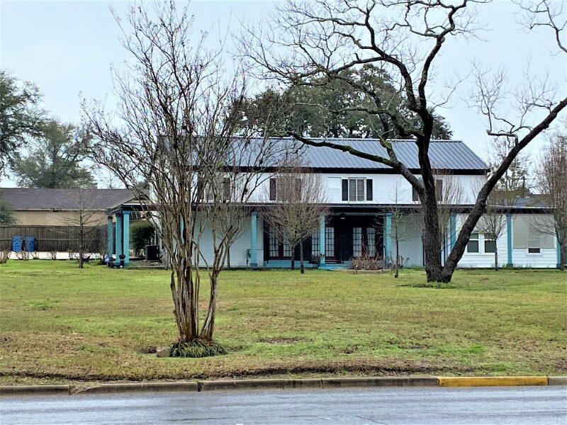 1308 E Washington Ave Unit 3, Navasota, TX 77868 Room for Rent in