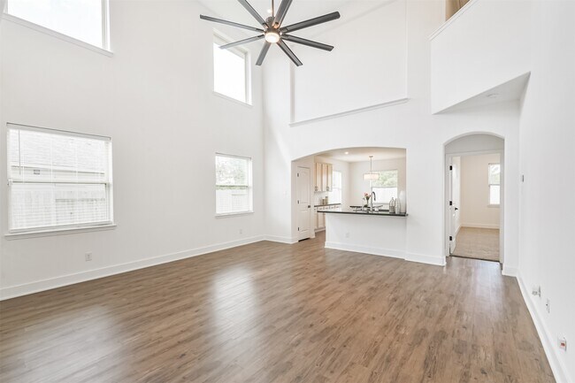 Foto del edificio - 15203 Lake Powell Dr