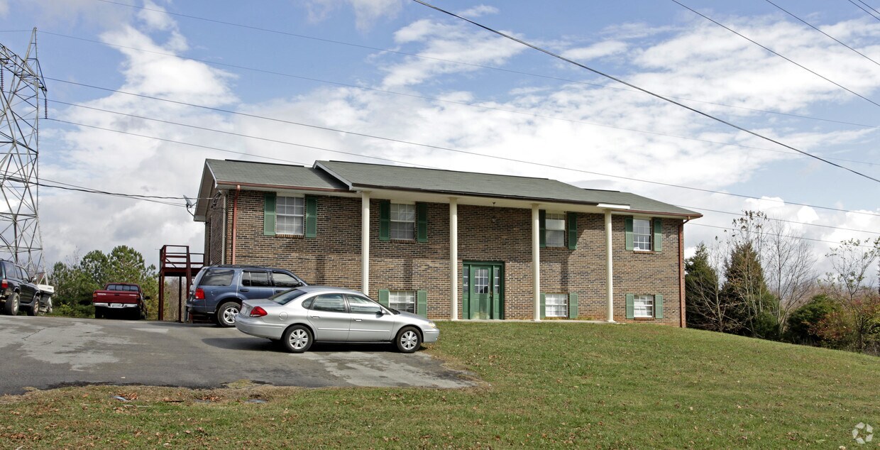 Building Photo - 300-600 Avery Dr