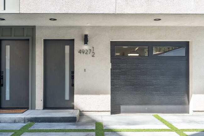 Foto del edificio - 4927 1/2 Kester Ave