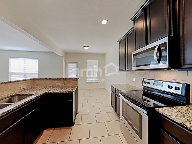 Foto del edificio - 12736 Shoreline Dr