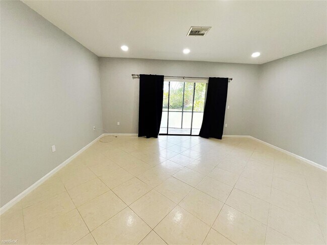 Foto del edificio - 1 br, 1 bath House - 2605 Lowson Blvd # Cc