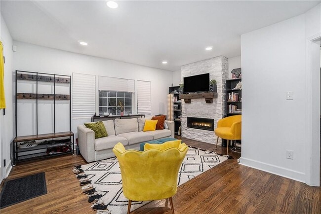 Building Photo - 2708 Oldknow Dr NW