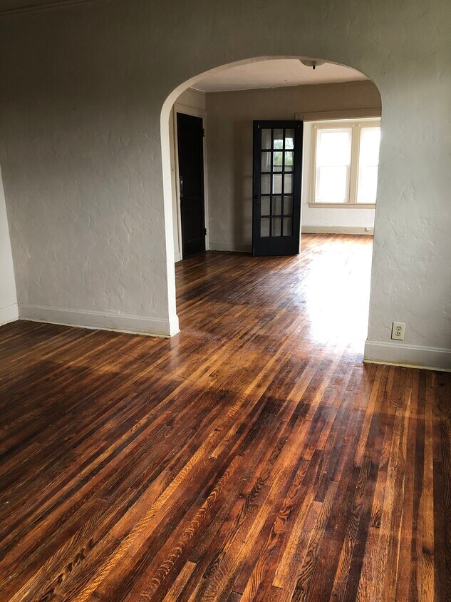 Dining Room - 199 W Main St