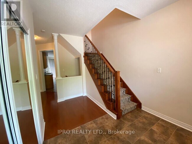 Photo du bâtiment - 2019-2019 Trawden Way