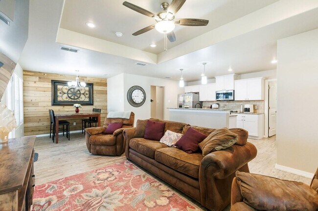 Foto del edificio - Pristine 3/2/2 in Willow Bend