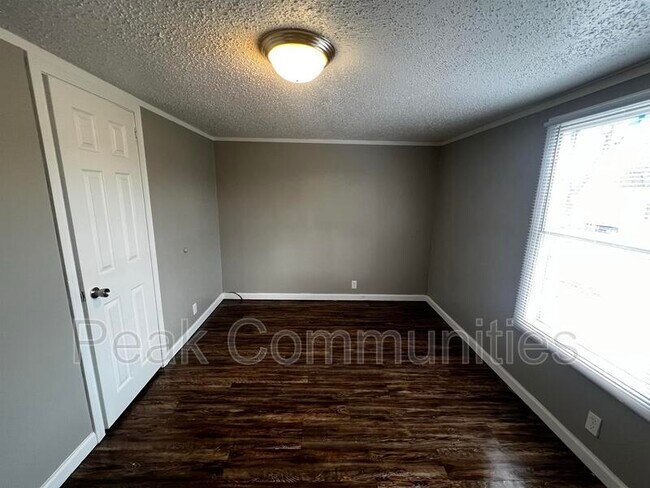 Foto del edificio - 131 Burch St