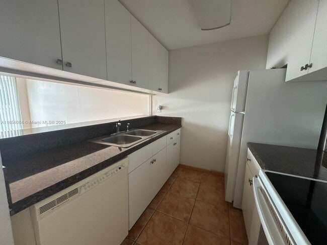 Building Photo - 8002 SW 149th Ave