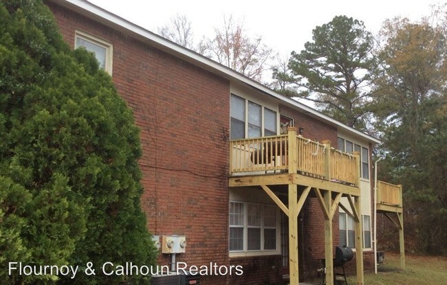 Building Photo - 6 Trestlewood Ct