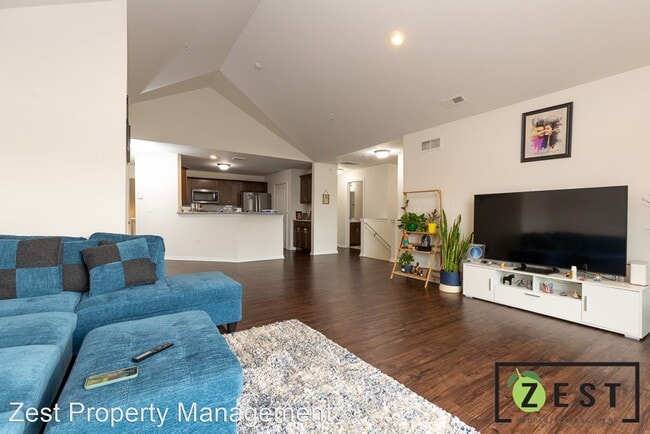 Building Photo - 3 br, 2 bath House - 1248 Orchid Cir #14