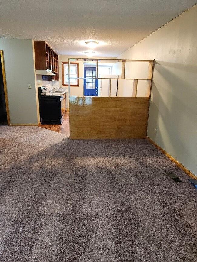 1219 John Ross Rd Unit B, Chattanooga, TN 37412 Room for Rent in