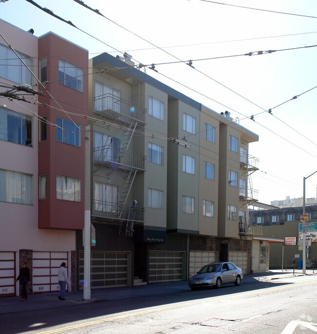 Building Photo - 3334-3344 Fillmore St