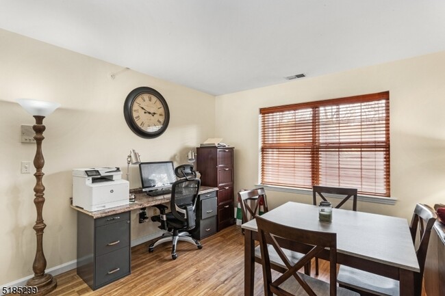 Foto del edificio - 28 Mountain View Ct